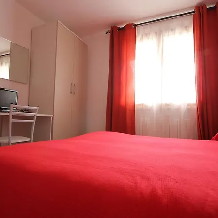 Stelis Πανσιόν Sequals